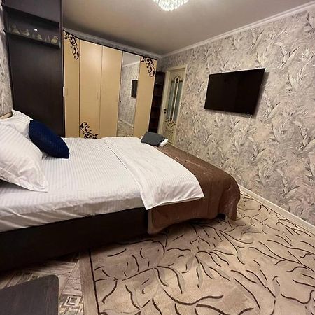Уютная Трёхкомнатная Квартира В Центре Алматы Almaty Extérieur photo